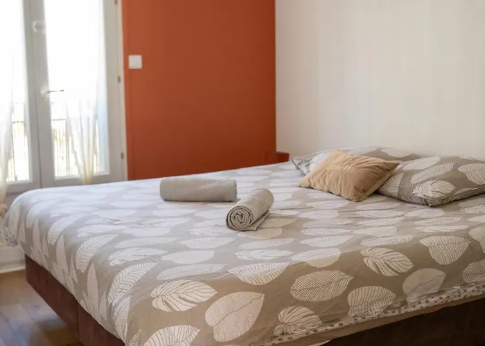 T3 Centre 70 M2 Avec Terrasse * La Baule