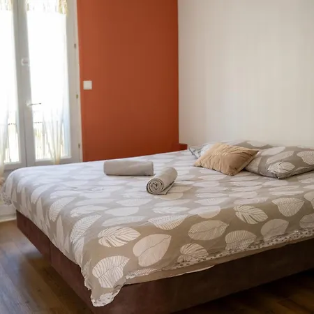 T3 Centre 70 M2 Avec Terrasse * La Baule