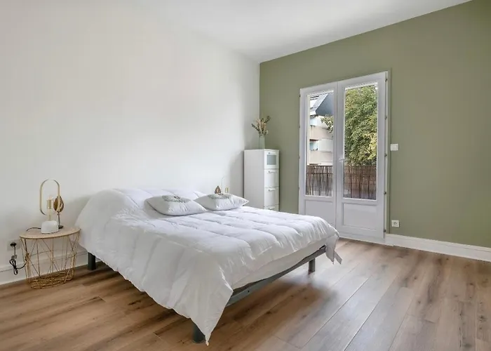 T3 Centre 70 M2 Avec Terrasse * La Baule