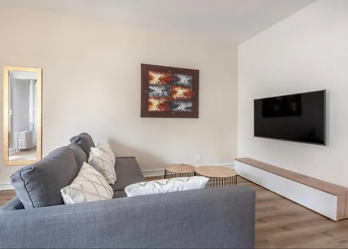 T3 Centre 70 M2 Avec Terrasse * La Baule